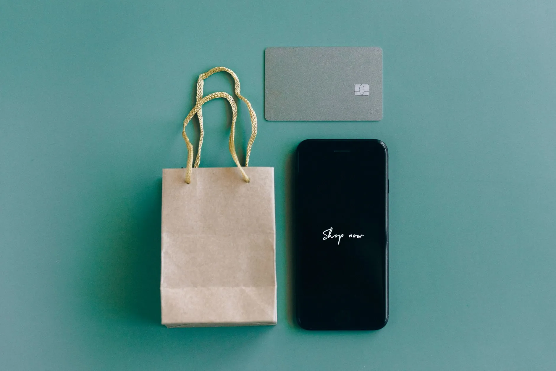 How many people buy directly on Instagram: what the data says