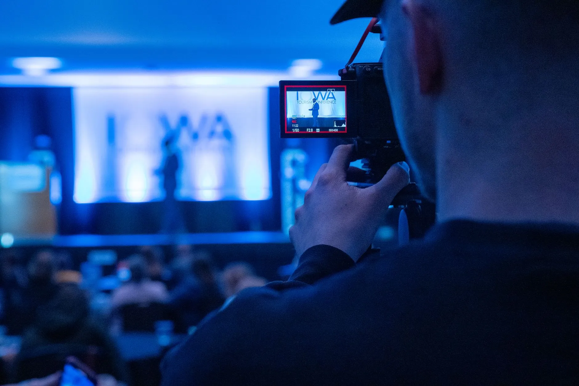 Live commerce: stream conversion against a normal store